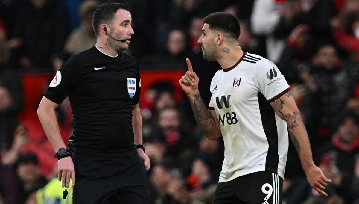 İngiltere'de Fulham'ın yıldızı Mitrovic'e 8 maç men cezası