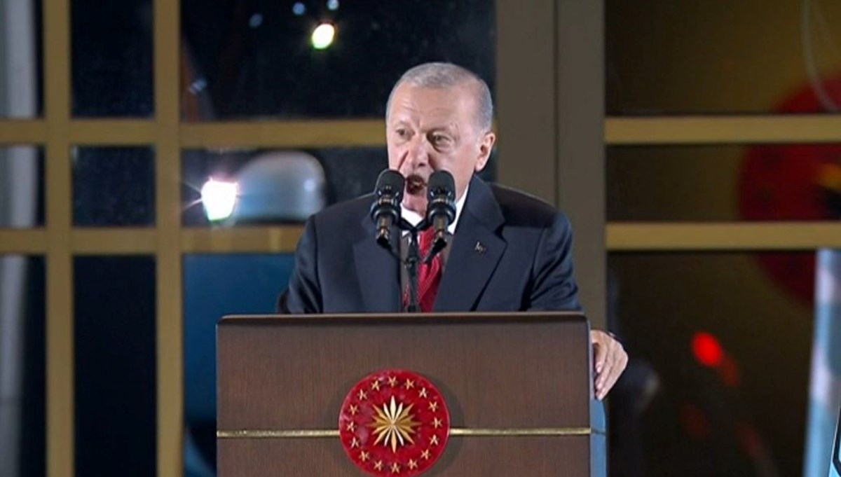 Cumhurbaşkanı Erdoğan: Ağustos, Türk'ün zafer ayıdır Cumhurbaşkanı Erdoğan: Ağustos, Türk'ün zafer ayıdır