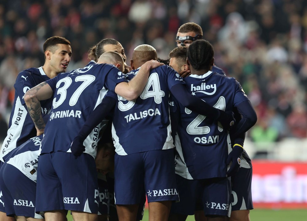 Gaziantep FK - Fenerbahçe: Birinci 11'de sürpriz 76 nbWt6CRLREqyFcW4BXJaSw