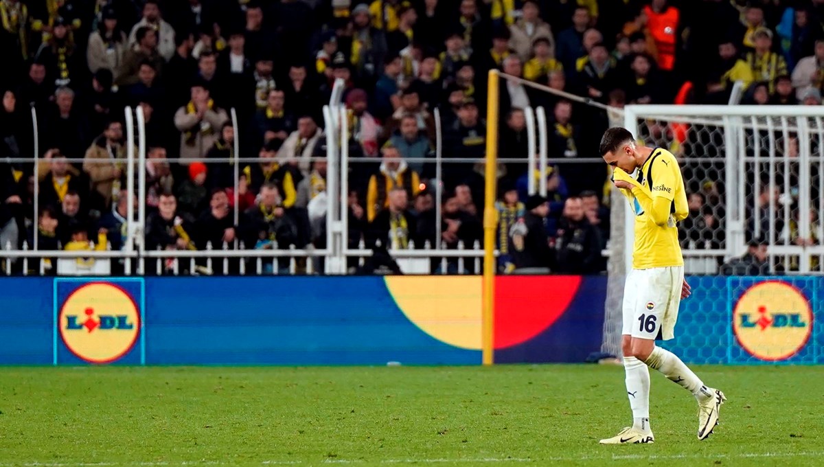 Fenerbahçe'ye Mert Müldür'den kötü haber: Sakatlığı açıklandı Fenerbahçe'ye Mert Müldür'den kötü haber: Sakatlığı açıklandı