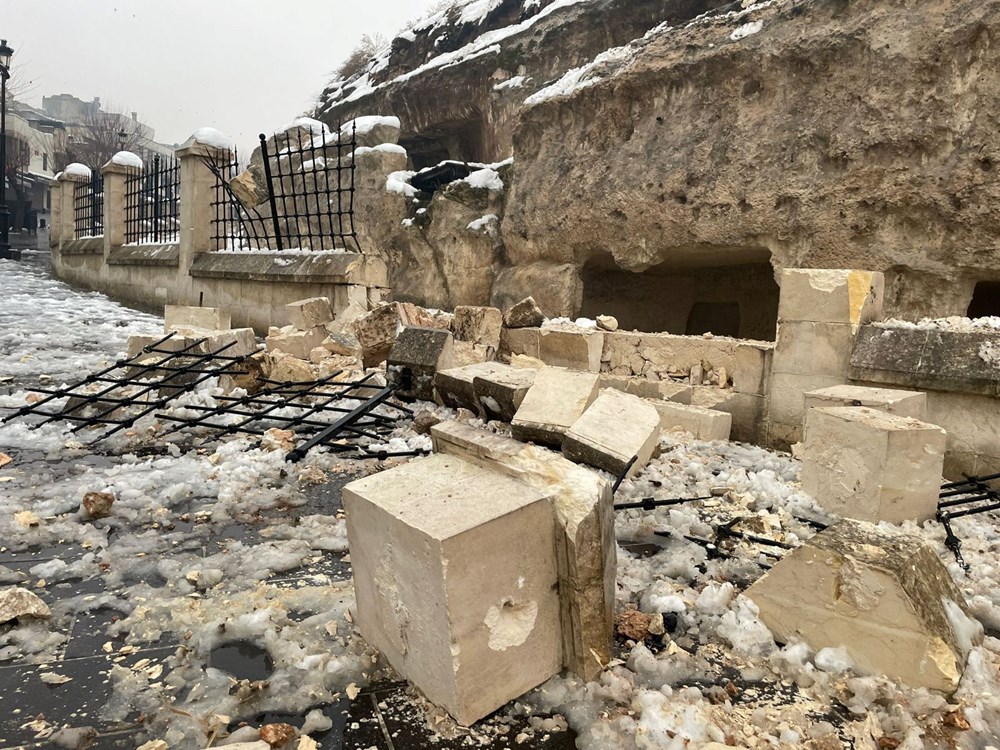 Depremde tarihi Gaziantep Kalesi de hasar gördü - 5