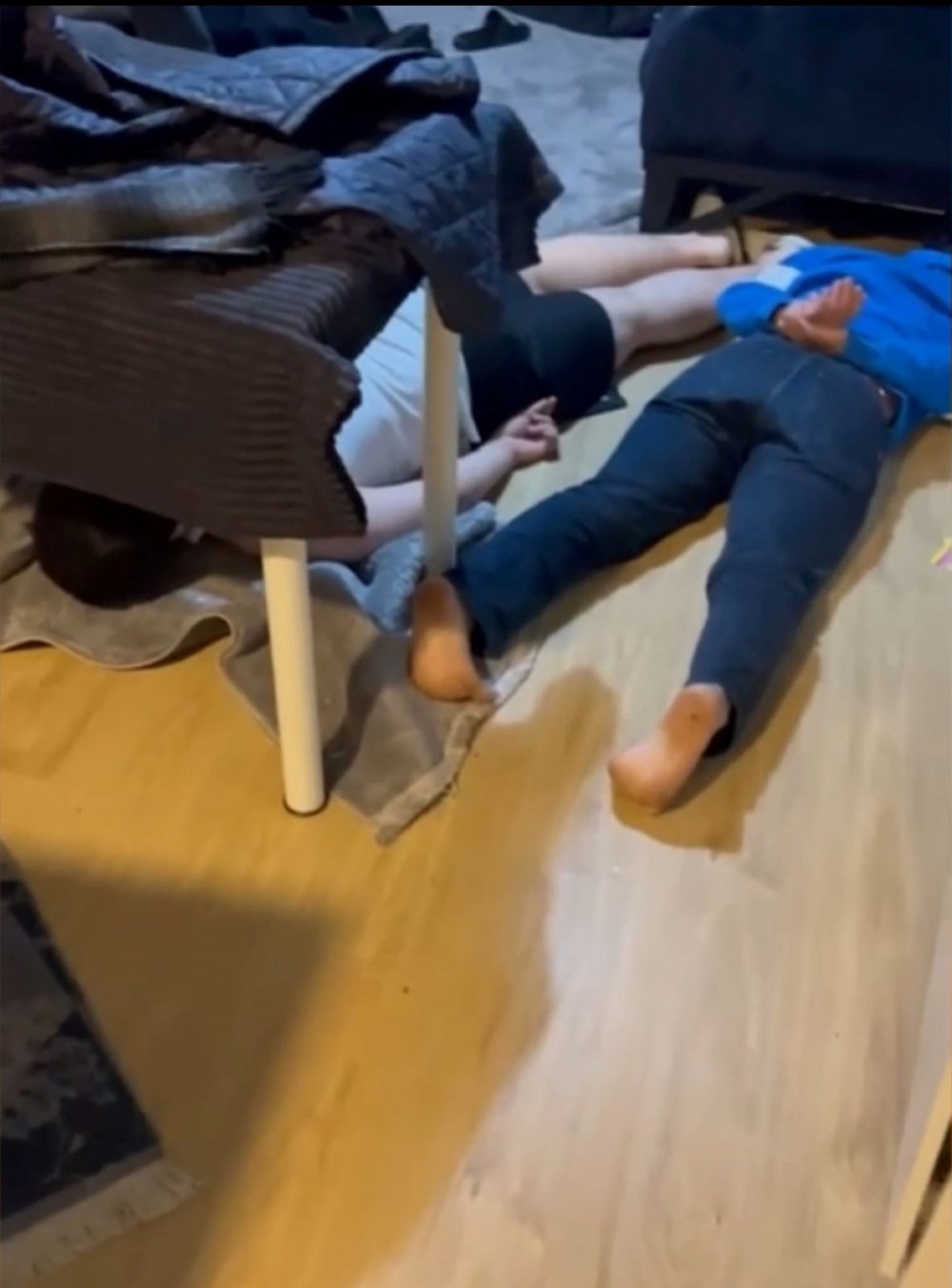 14 yaşındaki iki tetikçi tutup eşini ve dükkanını kurşunlattı - 3