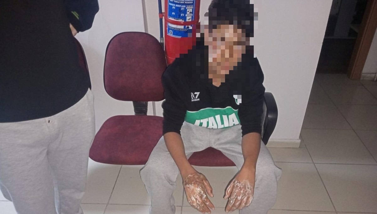 Arkadaşların oyunu kötü bitti: Önce fırına kilitlediler sonra dereceyi artırdılar Arkadaşların oyunu kötü bitti: Önce fırına kilitlediler sonra dereceyi artırdılar