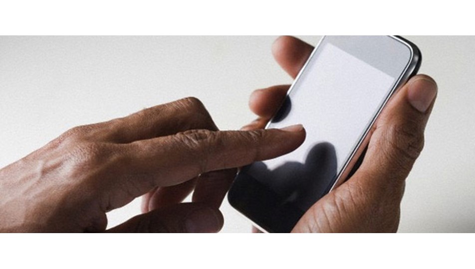 Azerbaycanlı vekillere akıllı telefon yasağı