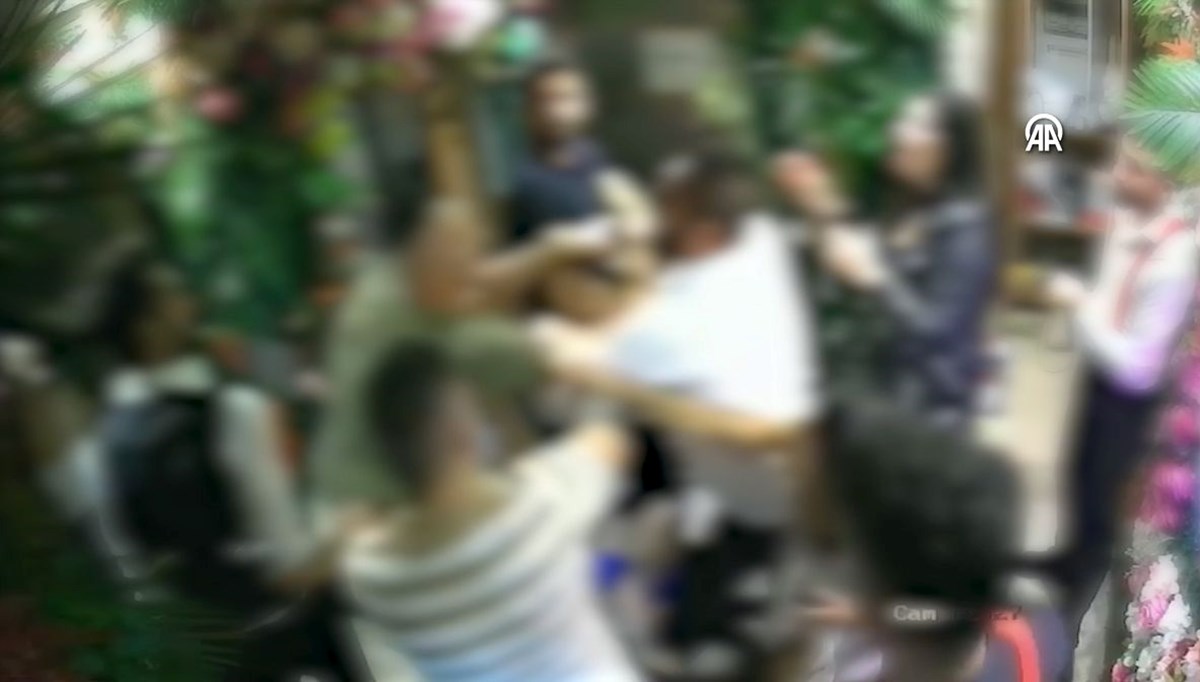 Cihangir’de üç kadına saldırı: Eğlenmeye gelmişlerdi, kabusu yaşadılar Cihangir’de üç kadına saldırı: Eğlenmeye gelmişlerdi, kabusu yaşadılar