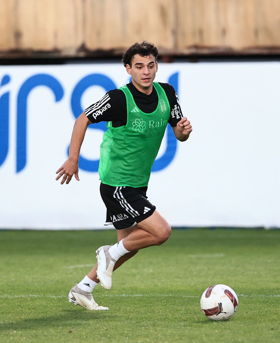 3. Lig'den Avrupa'ya transfer: Beşiktaş altyapısında yetişti - 1