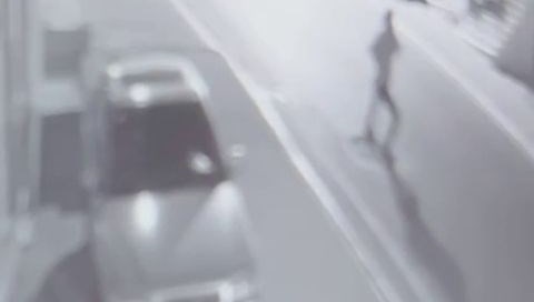 Patlayıcıyı sokakta patlattı