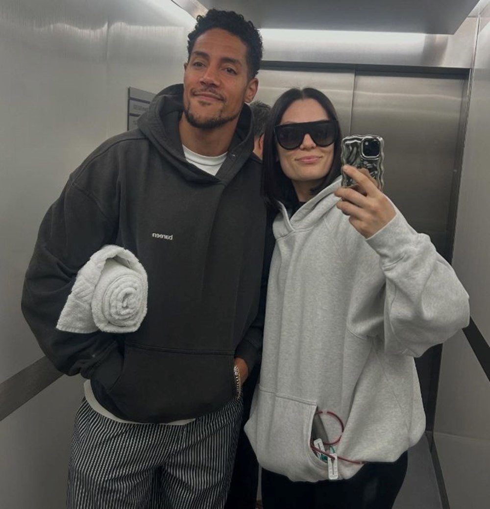 Kanserle mücadele eden şarkıcı Jessie J ameliyat oldu - 5