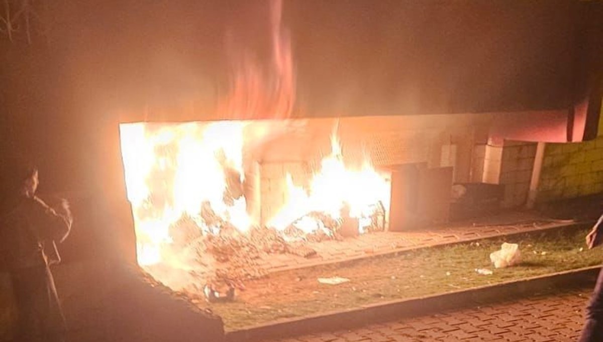 Ankara’da çöp yangını paniğe sebep oldu Ankara’da çöp yangını paniğe sebep oldu