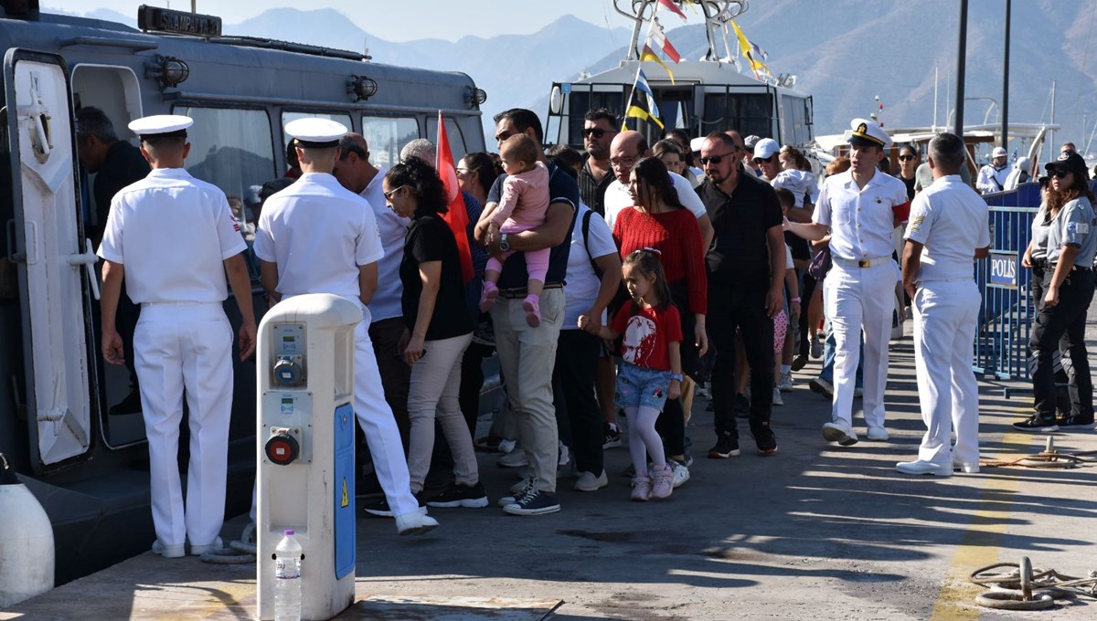 Muğla'da askeri gemiler ve botlar ziyarete açıldı Muğla'da askeri gemiler ve botlar ziyarete açıldı