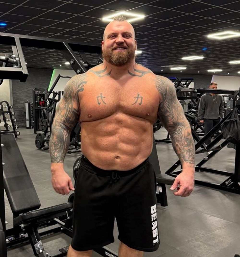 Dünyanın en güçlü adamı: Canavar lakabıyla tanınıyor - 3