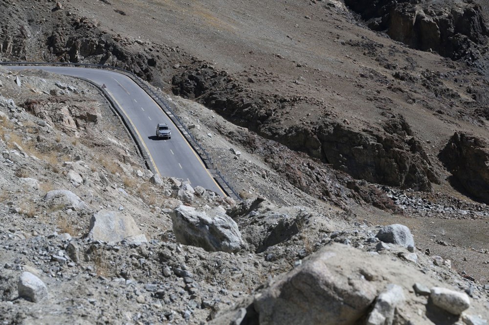 Dünyanın en tehlikeli yollarından Karakurum Geçidi: 1000'i aşkın kişiyi öldürdü - 5