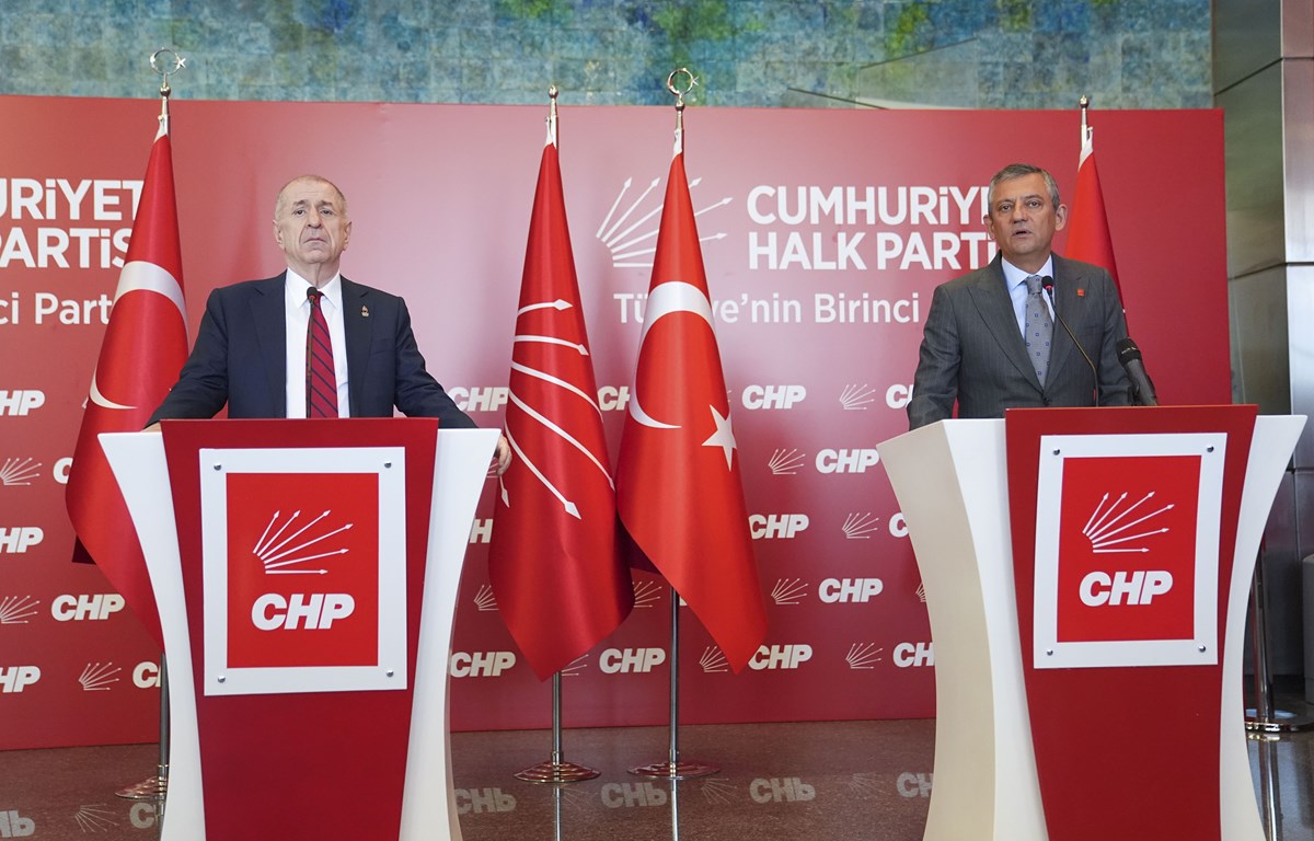 Ümit Özdağ ve Özgür Özel Ümit Özdağ ve Özgür Özel