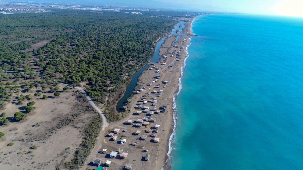 Lüks tatilin bedavaya sunulduğu 'Çardak Beach' çöplük oldu - 1