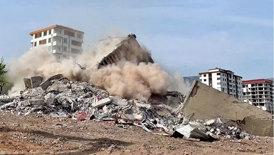 109 kişiye mezar olan Ebrar Sitesi B Blok davasında 8 yıl 8'er ay hapis cezası