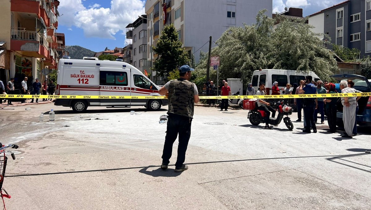 Bunalıma girip benzinle kendini yaktı