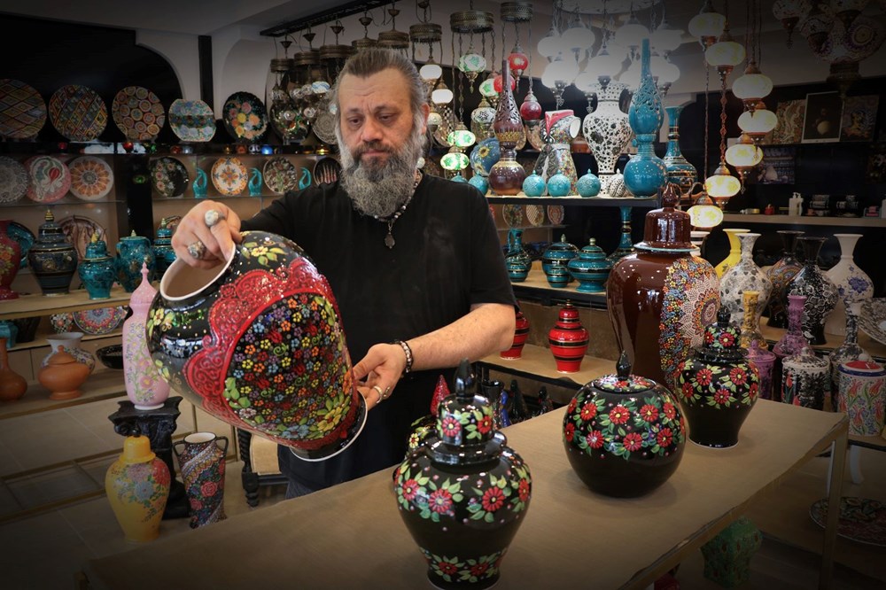 Çini ustası eserlerini resim ve gravürle zenginleştiriyor - 7