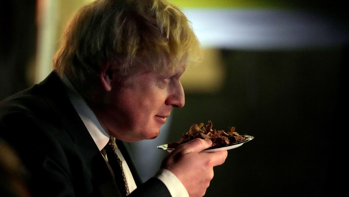 Boris Johnson’ın her hafta corona partisi verdiği ortaya çıktı