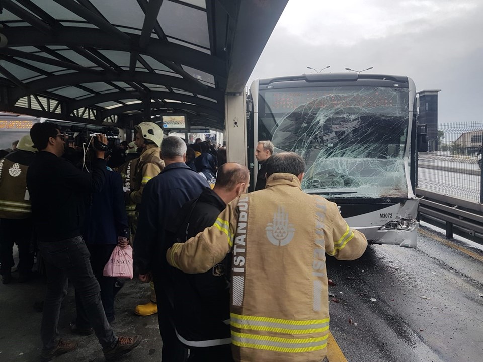 İstanbul'da metrobüs kazası: 11 yaralı - 4