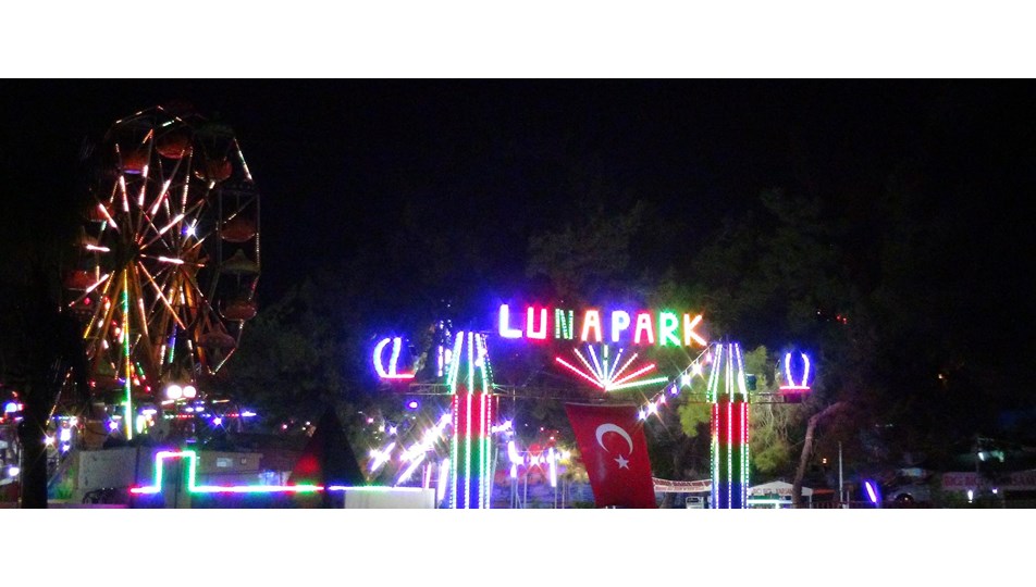 Adana'da lunaparkta kaza: 11 yaralı