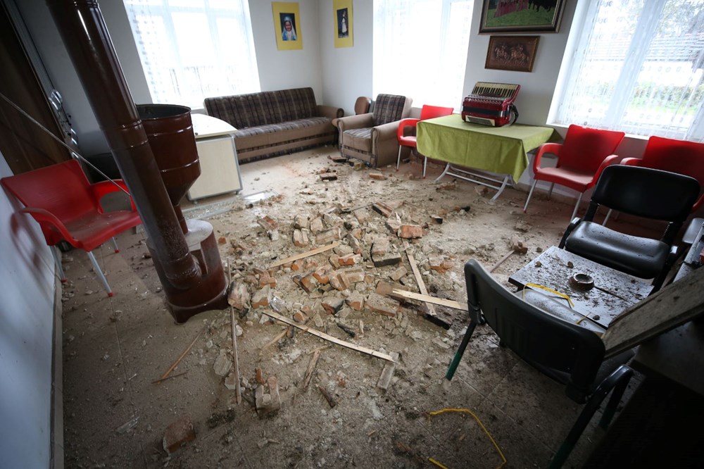 Düzce depreminin ardından toprakta kırılmalar oluştu - 7