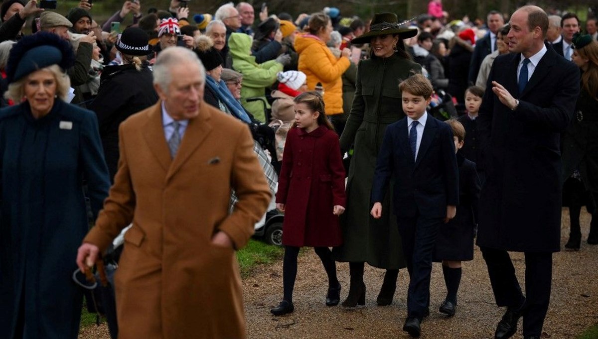 Kraliyet ailesinden geleneksel Noel yürüyüşü: Muhteşem yedili yakıştırması
