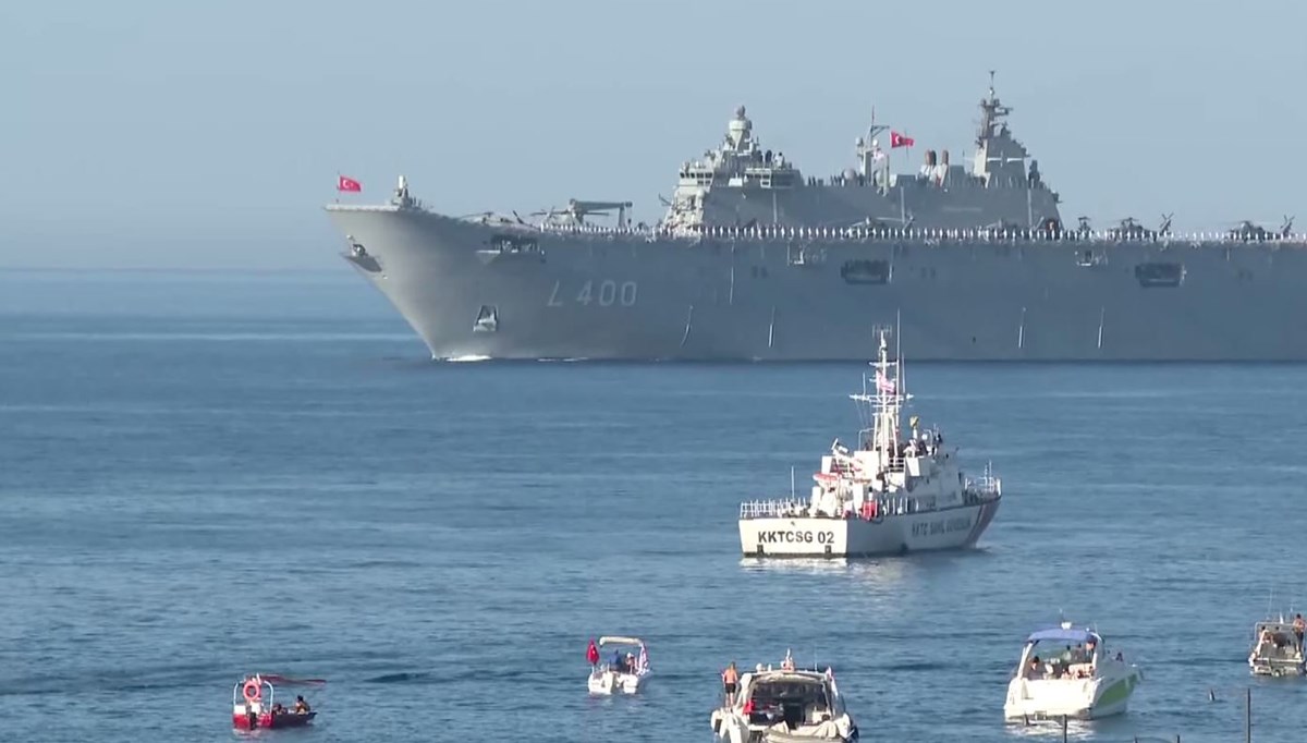 Kıbrıs Barış Harekatı'nın 50'nci yıl dönümü | TCG Anadolu ve 50 gemi ile geçit töreni Kıbrıs Barış Harekatı'nın 50'nci yıl dönümü | TCG Anadolu ve 50 gemi ile geçit töreni