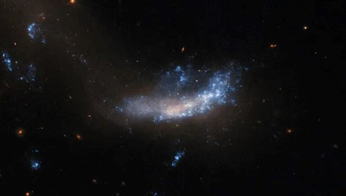 Hubble Teleskobu'ndan süpernova görüntüsü: Güneş'ten 2,5 milyar kat daha parlak Hubble Teleskobu'ndan süpernova görüntüsü: Güneş'ten 2,5 milyar kat daha parlak