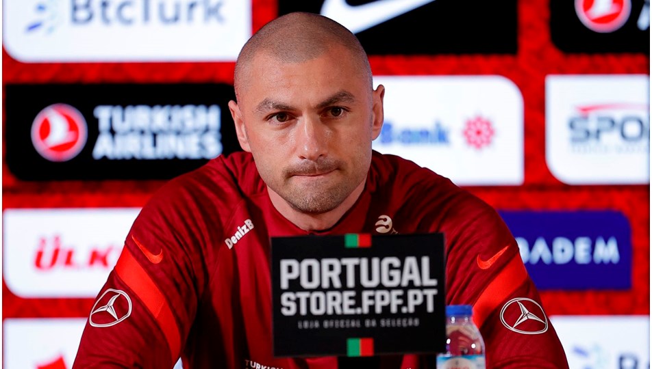 Burak Yılmaz'ın Fonte'ye yanıtı: Yarın arkadaşlık olmayacak sahada