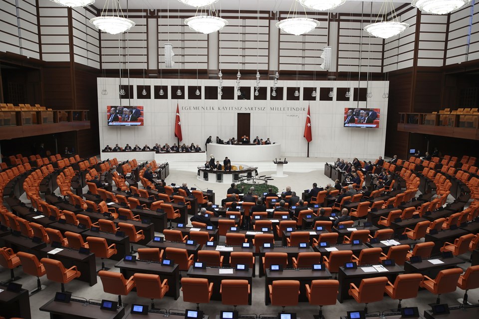 Meclis'te özür tartışması - 2