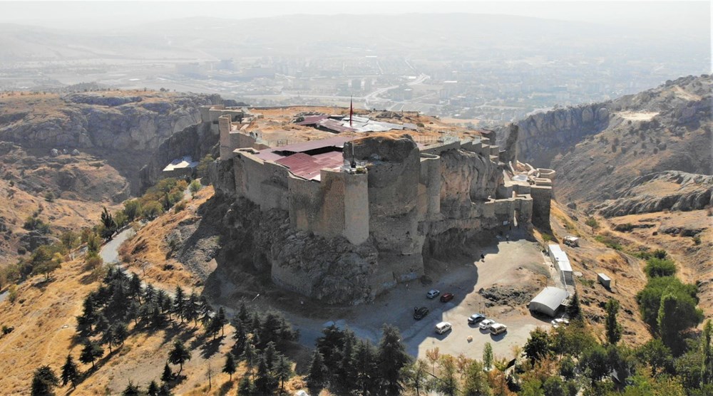 Harput Kalesi'nde 7 yılda 110 bin adet obje - 1