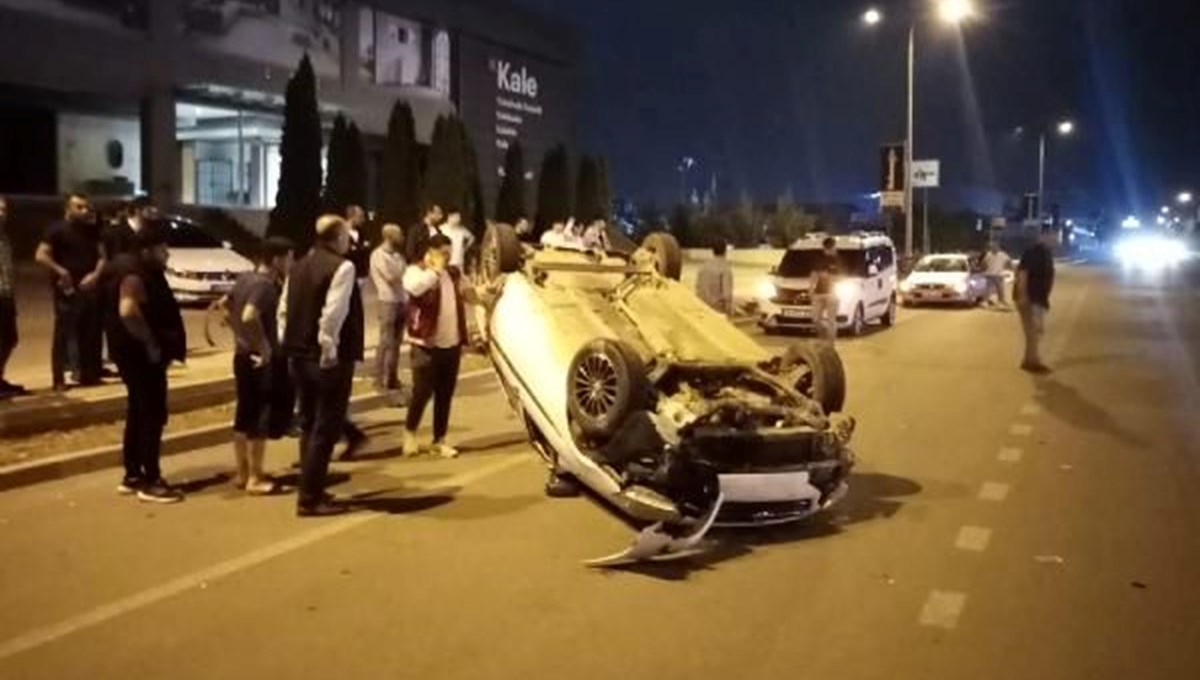 Sürücüsünün makas atarak ilerlediği otomobil takla attı Sürücüsünün makas atarak ilerlediği otomobil takla attı