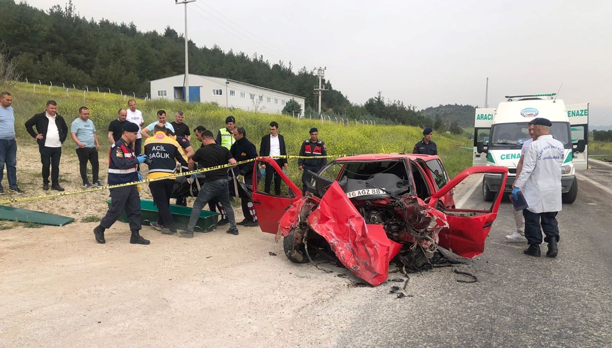 İki otomobil ve bir motosiklet kaza yaptı