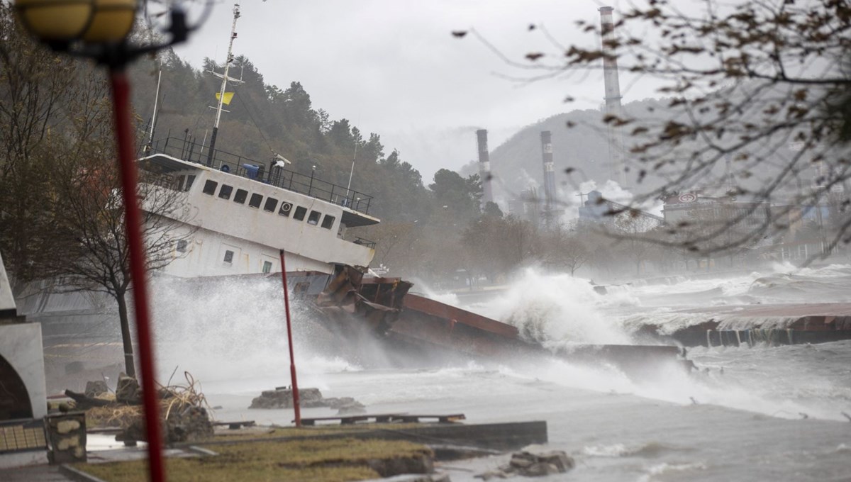 Zonguldak’ta kuvvetli yağış ve fırtına (Eğitime bir gün ara verildi)