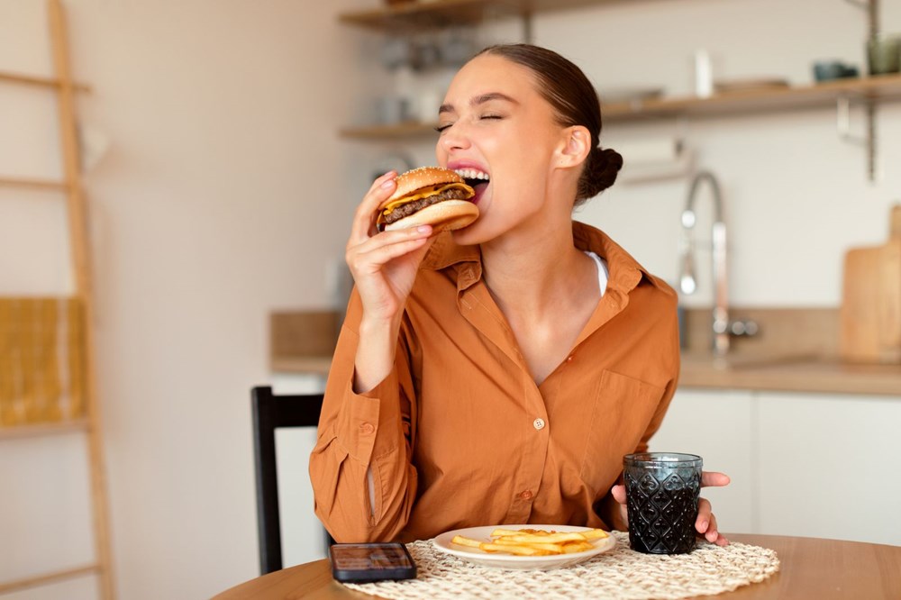 Salgında bir kişi öldü, ürün menülerden çıkarıldı! Dünyaca ünlü fast-food zincirlerinde E. Coli alarmı - 1