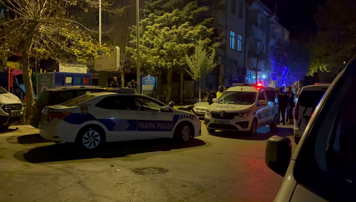 Aksaray'da parkta bıçaklı kavga: 2 yaralı