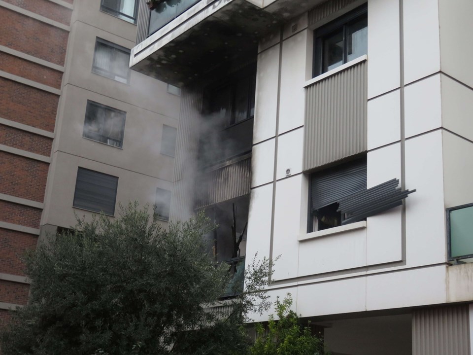 Kadıköy'de dairede yangın: 1 kişi hayatını kaybetti - 1