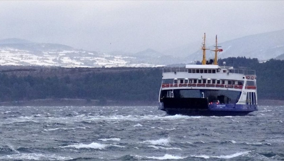 Bozcaada ve Gökçeada'ya feribot seferleri iptal edildi