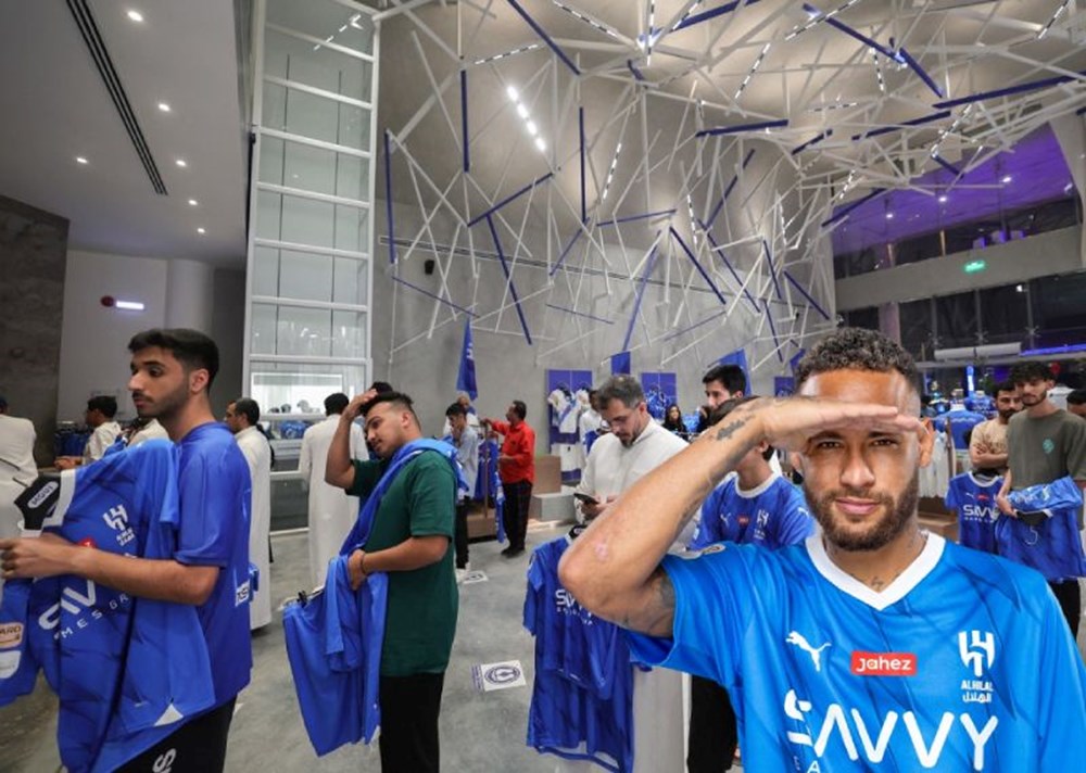Neymar açıklandı Al Hilal taraftarları mağazalara koştu - 1