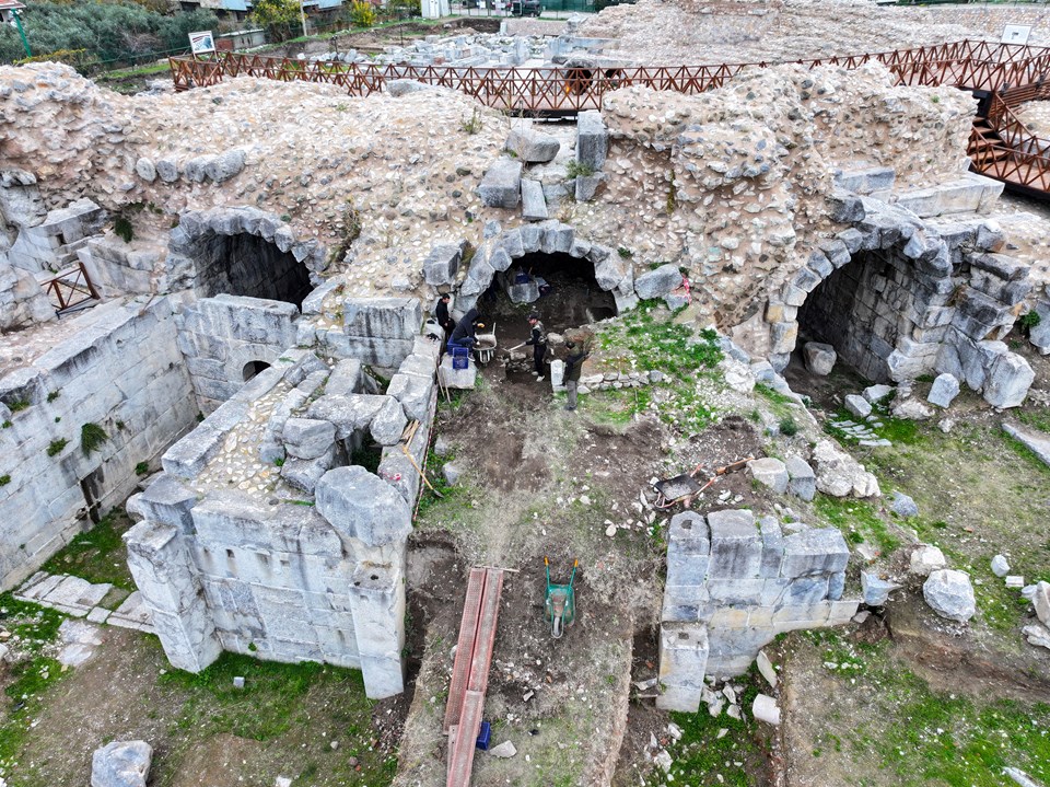 Meryem ve çocuk İsa freski restore edildi - 1