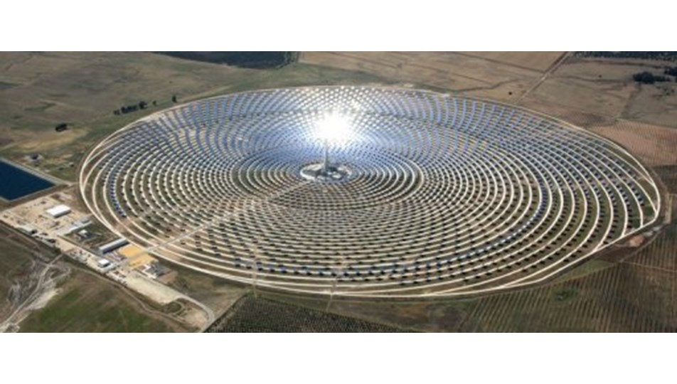 Geceleri çalışan güneş enerjisi santrali