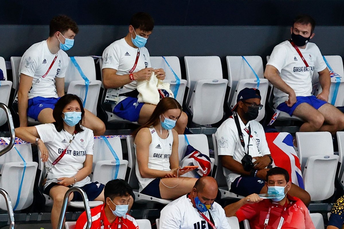 Olimpiyat şampiyonu sporcu Tom Daley'in örgü örme hobisi