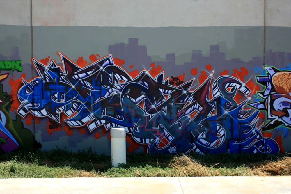 nesine indir android Kepenkler kapandı grafitiler ortaya çıktı - GÜNDEM - gazetem ...