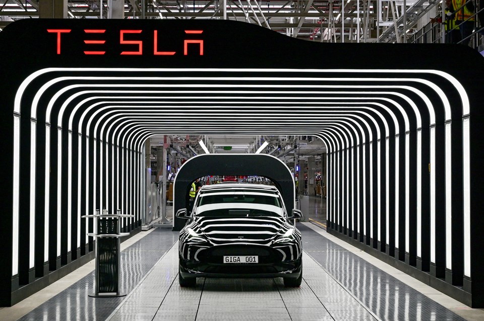 Tesla'dan ilk çeyrekte rekor kar - 1