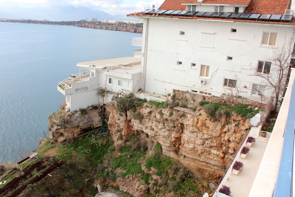 Falezlerde denize sıfır bina için yıkım kararı - 4