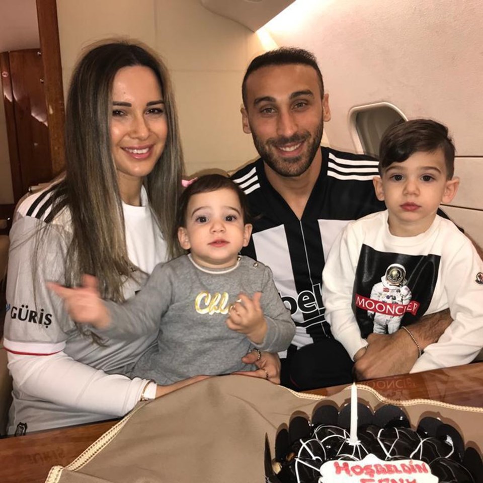 Cenk Tosun, Beşiktaş için yola çıktı - 1