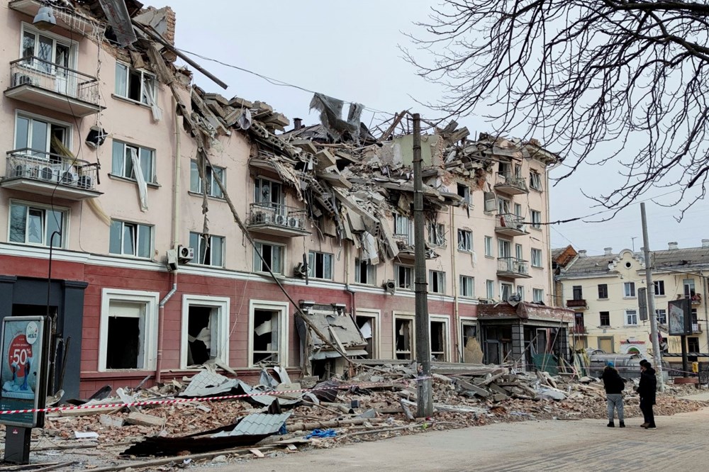 Ekmek kuyruğuna giren insanlar havaya uçuyor: İçme suyunun kalmadığı Ukrayna'nın Çernihiv kentinde neler oluyor? - 8