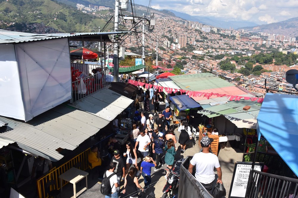Kolombiya'nın tehlikeli bölgesi Comuna 13 çetelerden arındıktan sonra cazibe merkezi oldu - 6