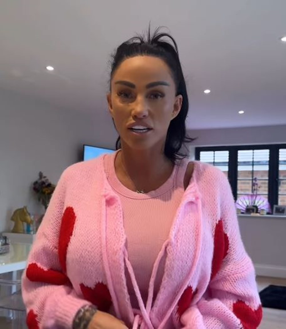 Defalarca yüzünü gerdiren Katie Price'ın son haline yorum yağdı!'Estetik yaptırmadan duramıyorum' demişti - 2