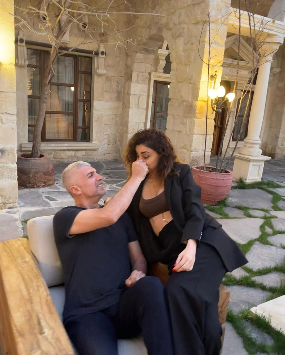 Özcan Deniz'den dikkat çeken gönderme: